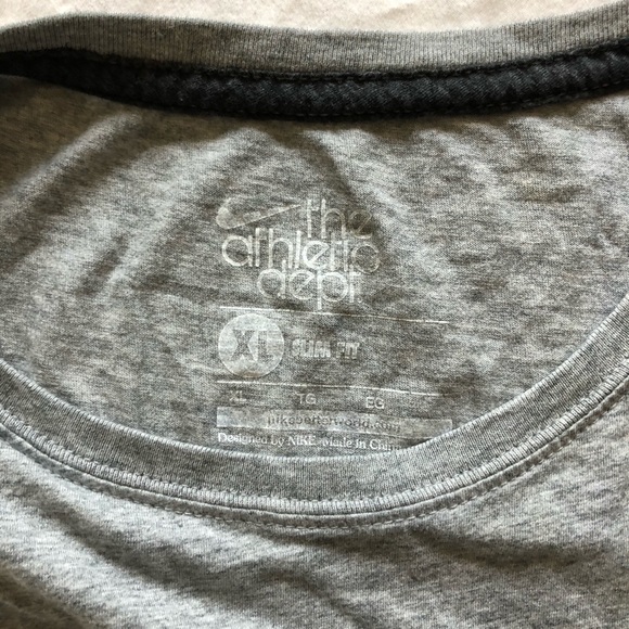 Nike slim fit cartoon t-shirt - Picture 2 of 2